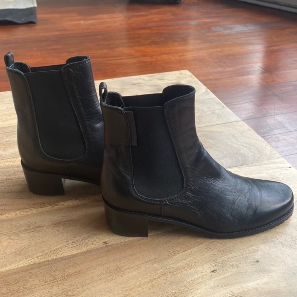 Stuart Weitzman Chelsea Leather Bootie